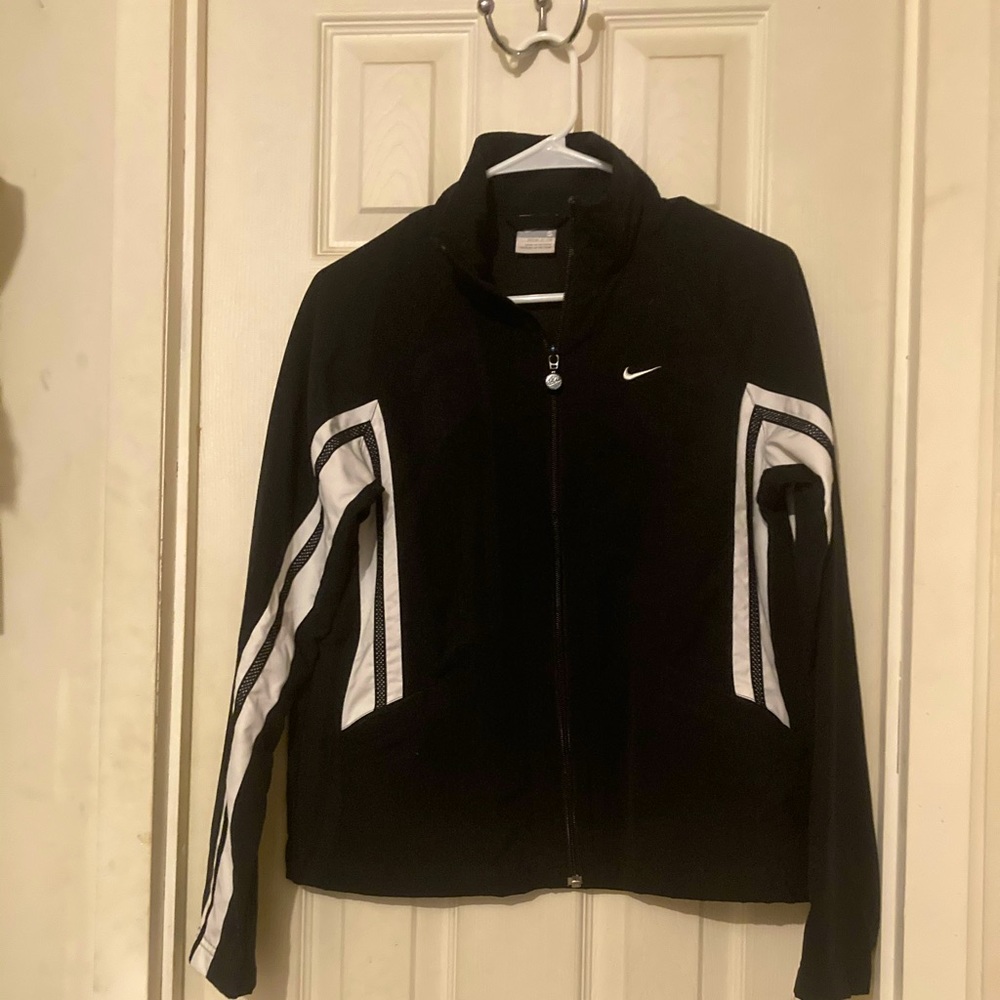 Nike wind jacket